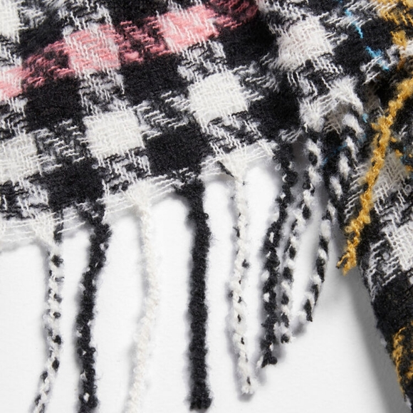 Modcloth Leave It to Gingham Scarf - Picture 3 of 7